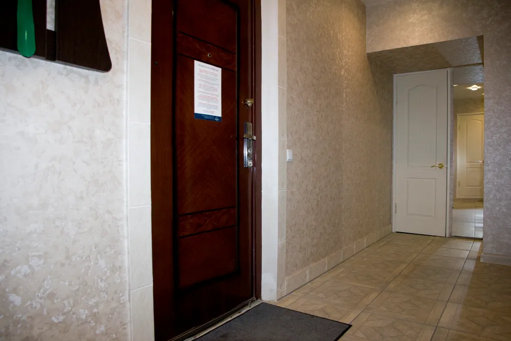 Просторная двухкомнатная с большой кухней у ДК Металлургов