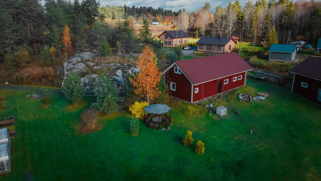 Коттедж Жилье на берегу озера Хюмпелянъярви — Заозерный