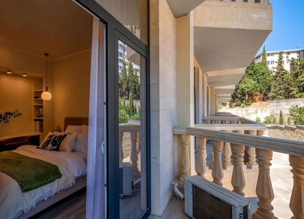 Стильные апартаменты в центре Ялты в новом жк