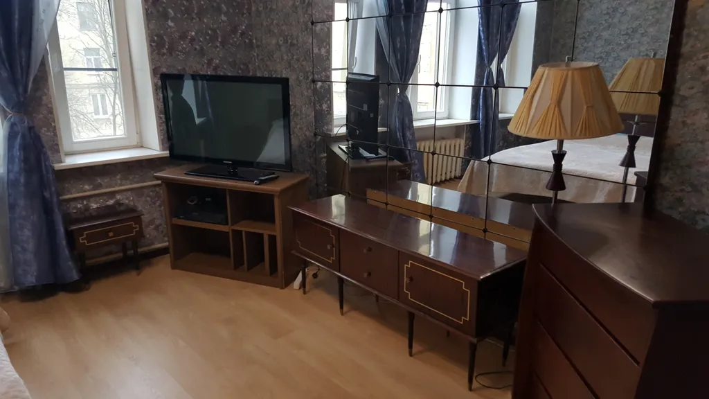 Большая квартира у Смольного и Клиники Прогноз Малютка