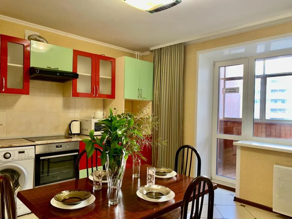 Квартира 2-комнатная квартира у Радуги парк — Екатеринбург