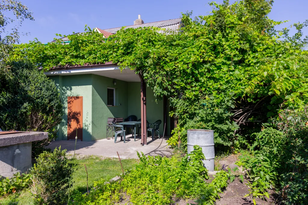 Уютный дом в тихом месте, рядом с морем