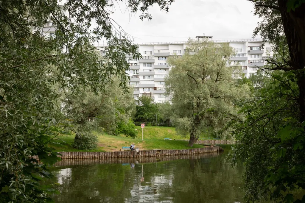 Квартира у живописного пруда