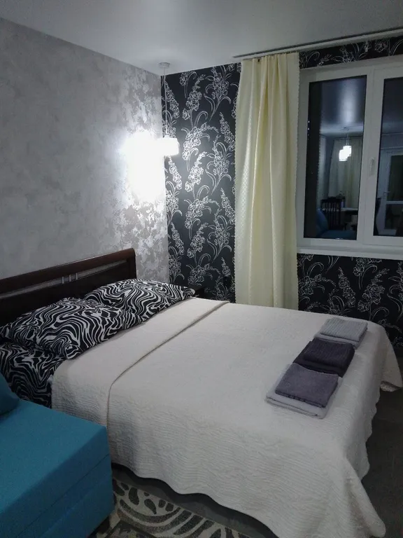 Комната-студия с отдельным входом, тихий район