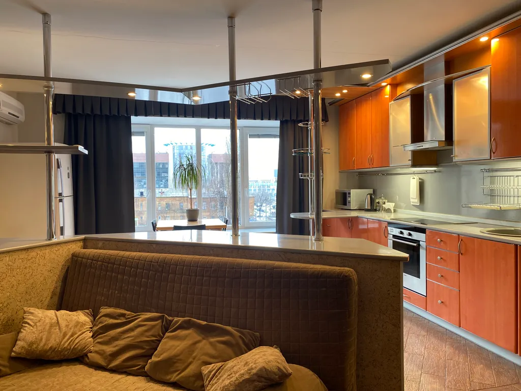 Двухкомнатная квартира рядом с АРТ квадратом