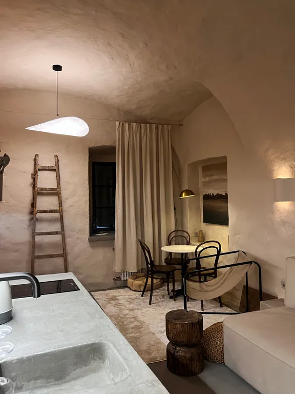 Квартира Квартира Cave Apartment: Уникальное пространство для отдыха и релаксации в стил — Санкт-Петербург