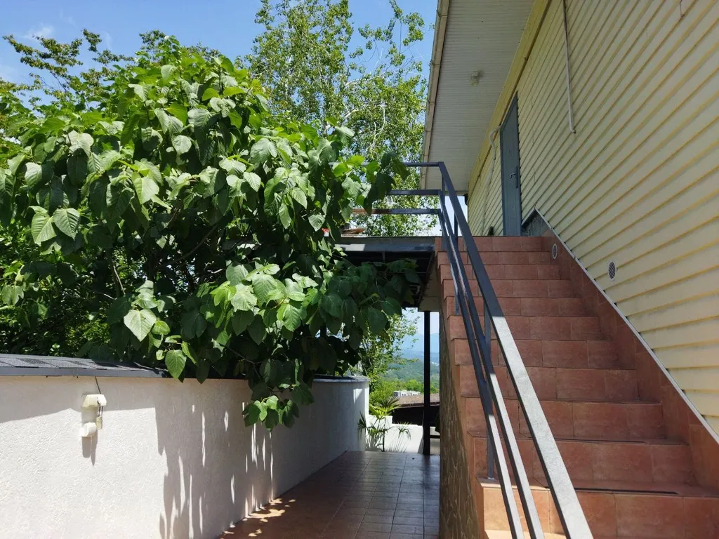 3-комнатная квартира в доме с видом на горы и море