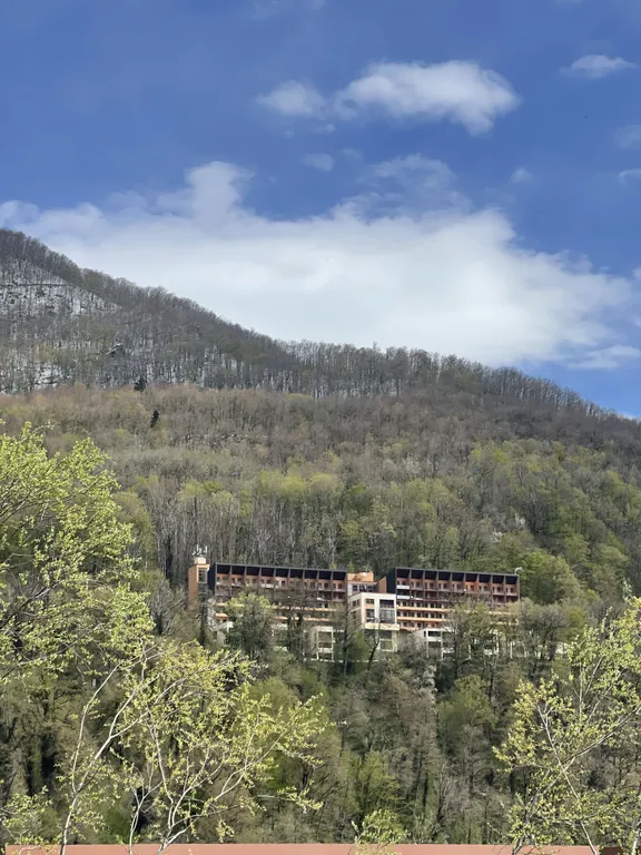 Апартамент райдера с видом на горы