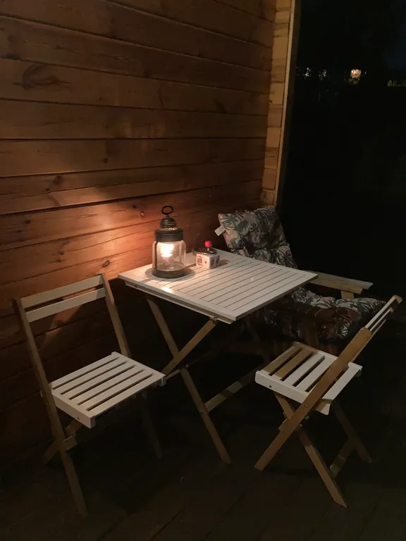 Домик с печью/камином в окружении природы