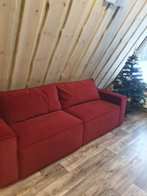 Дом у пруда