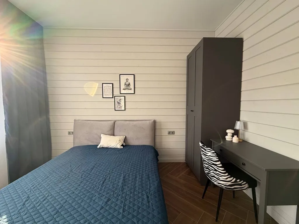 Загородный дом с большой террасой, кострищем и финской сауной