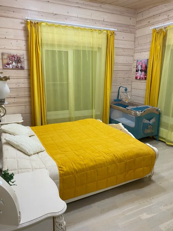 Загородный дом с видом на озеро