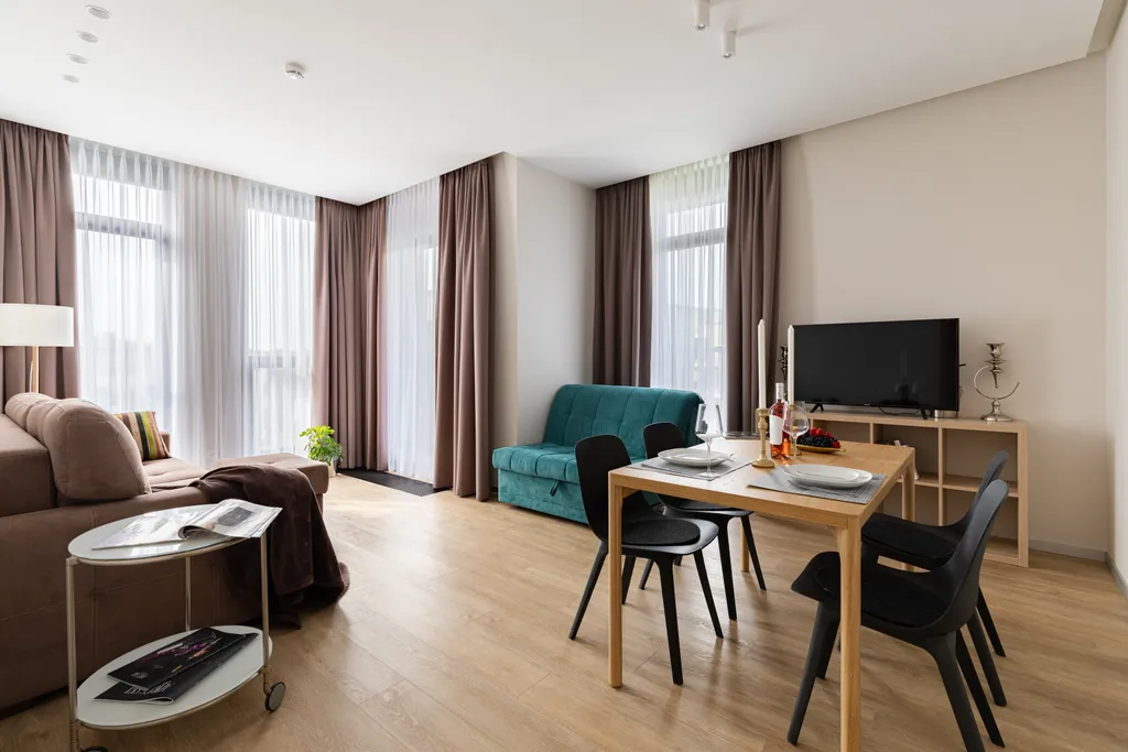 Охта Сьют 23