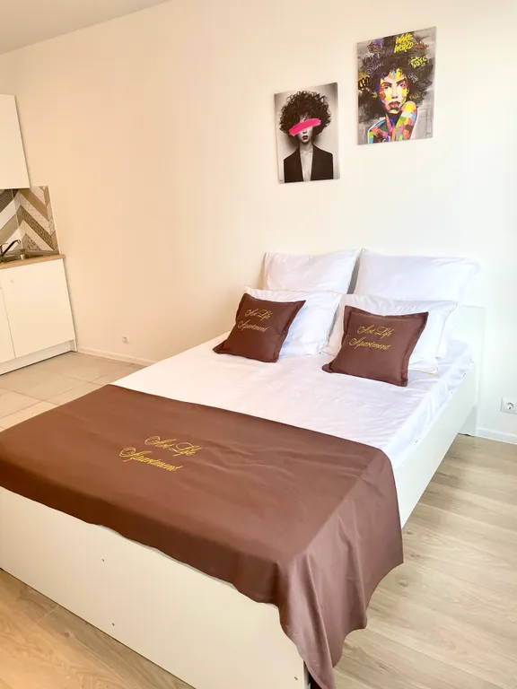 Art art life apartment Orange park