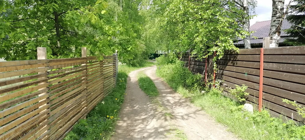 Дом рядом с озером