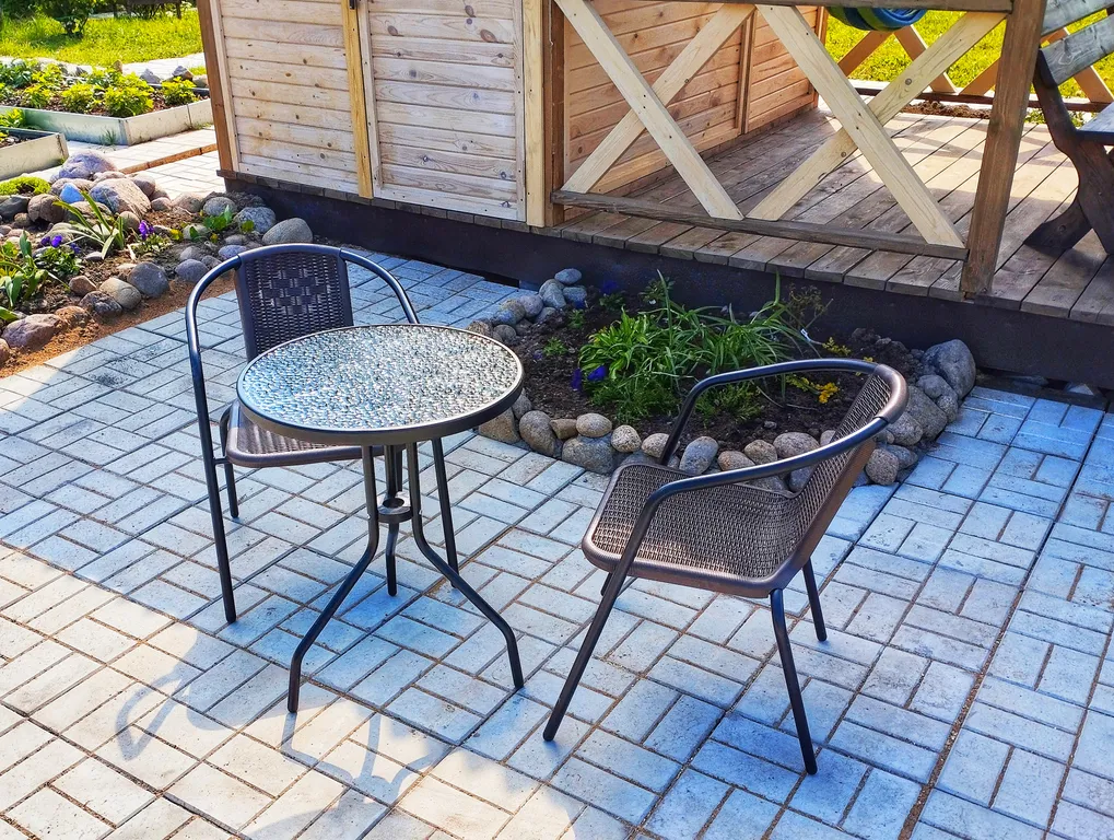 Двухэтажный домик в тихой деревне вблизи леса и озера, сауна в доме, сад