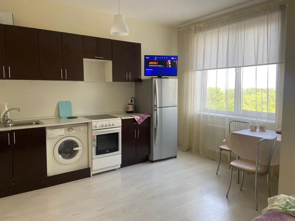 Студия с красивым видом из окна