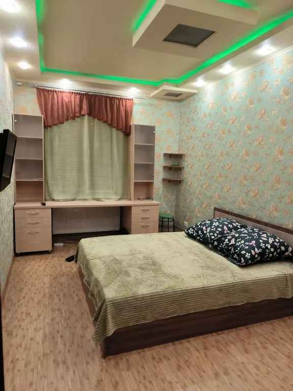 Квартира Двухкомнатная квартира с автономным отоплением — Алчевск