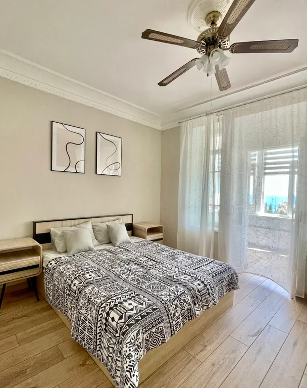 Двухкомнатная квартира с видом, рядом с морем