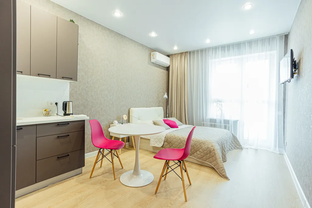 Видовая квартира ViVa MaGenta с панорамным  балконом