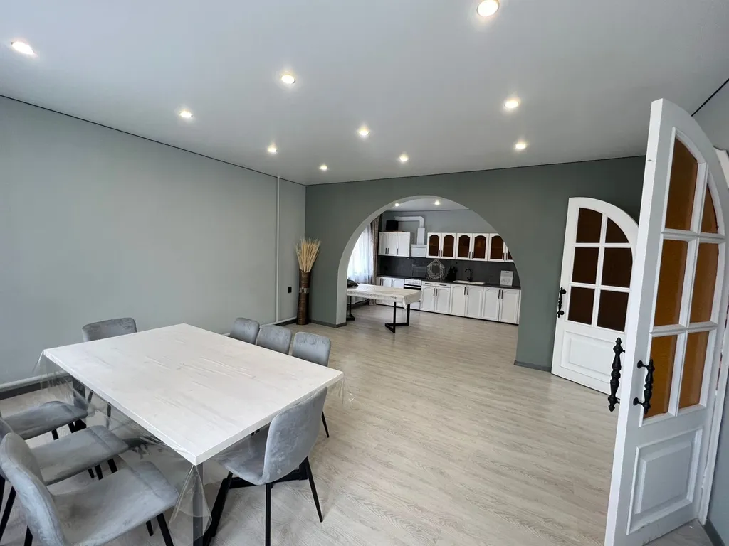 Дом с баней, бильярдом и бассейном в Подмосковье