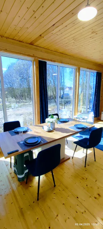 Дом с купольной беседкой на природе