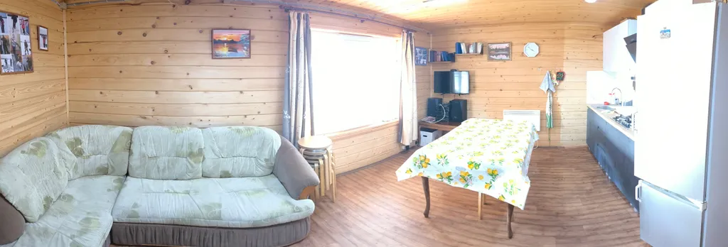 Домик у озера