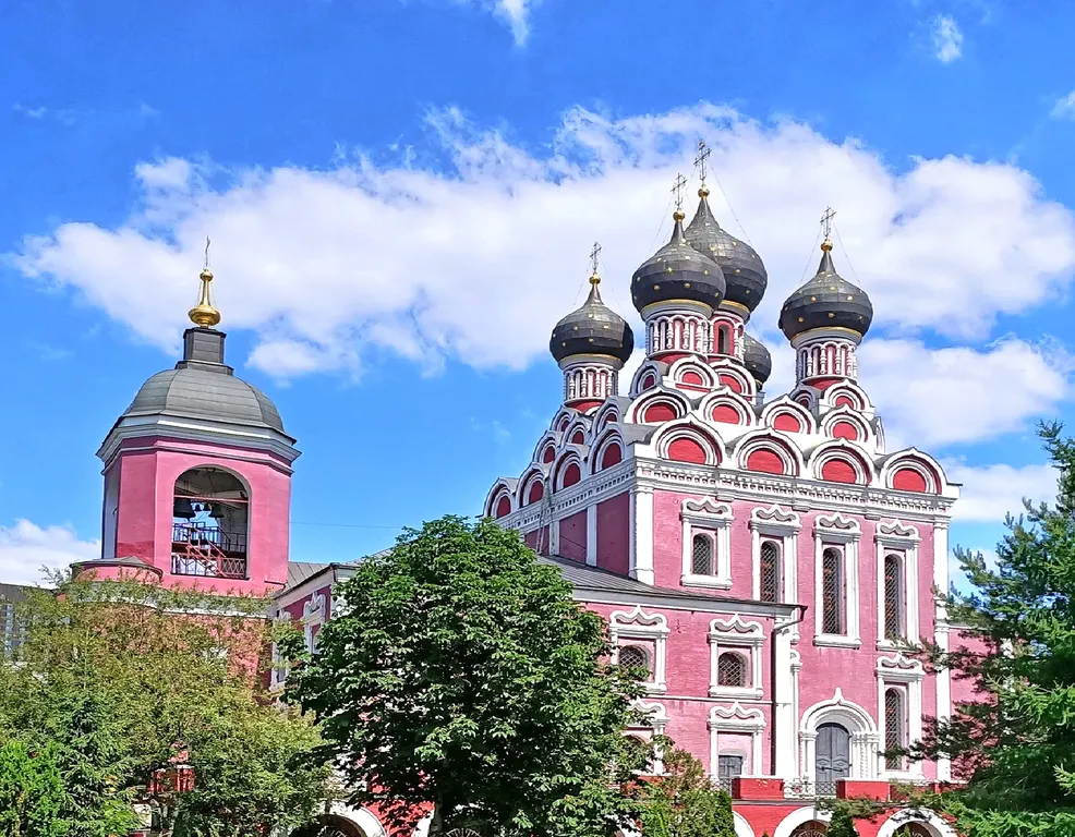 Квартира Уютная квартира рядом с метро ВДНХ в зелёном дворе с парковкой — Москва