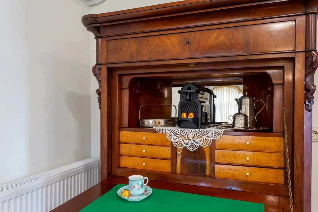 Shindisi Residence, VIP Villa