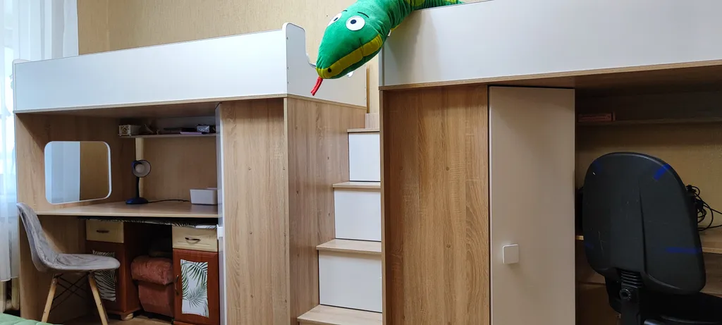 Двухкомнатная квартира в микрорайоне с видом на море и горы