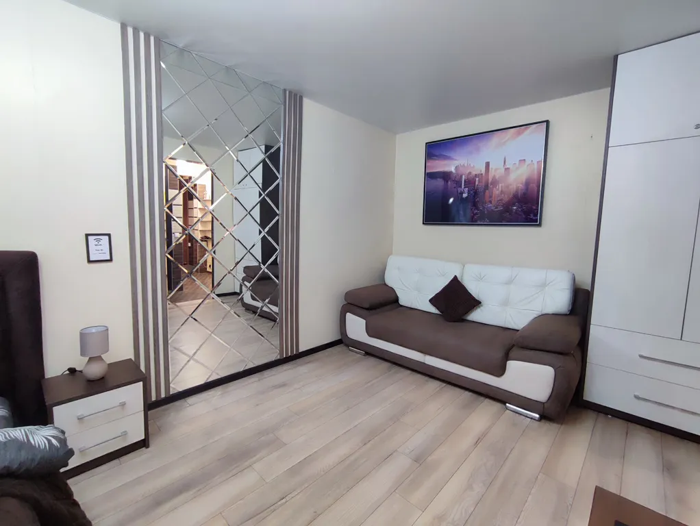 Видовая квартира в самом центре с панорамным видом на Площадь Победы.