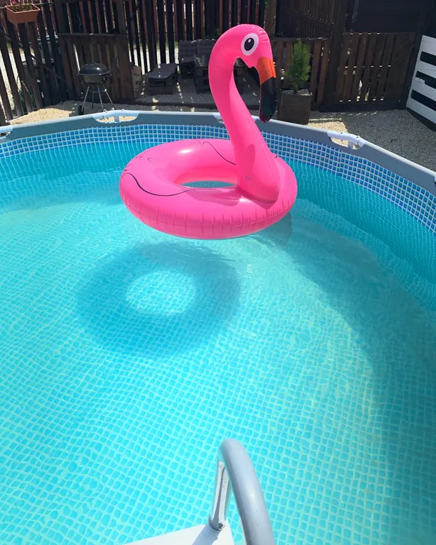 Коттедж Уютные гостевые домики Деревенька — Кучугуры