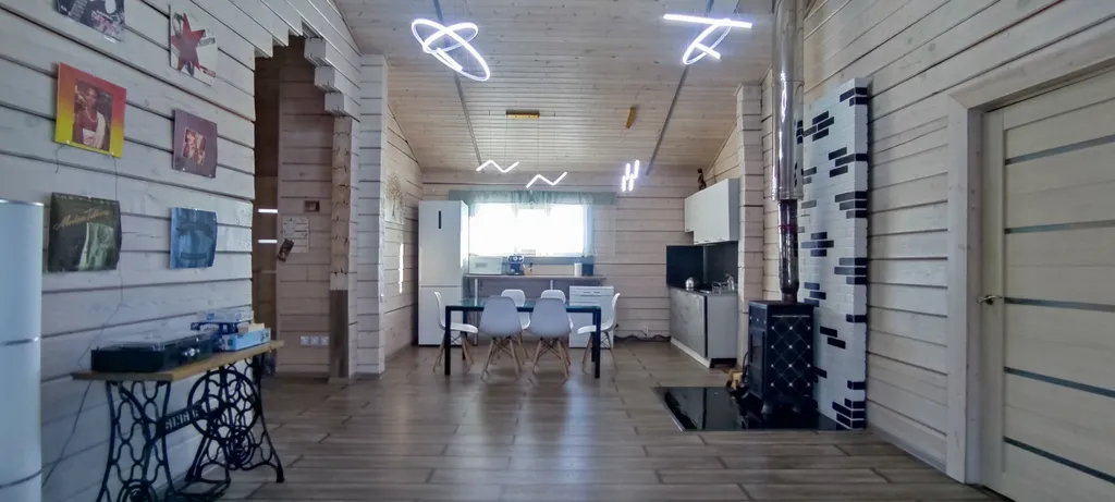 Уютный коттедж у озера с сауной