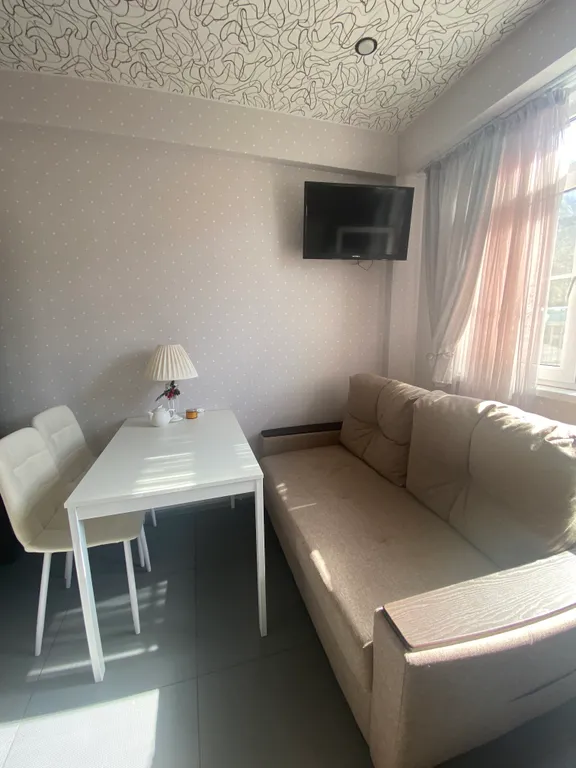 Белые горошины с видом на Marriott, горы, казино