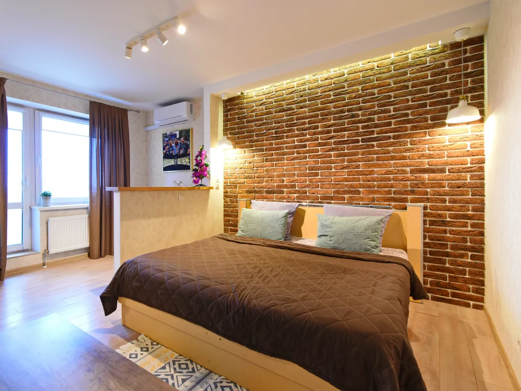 Студия в видом на город