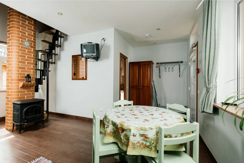 Квартира Уютные 4х-местные апартаменты на берегу озера с отдельным входом — Уя