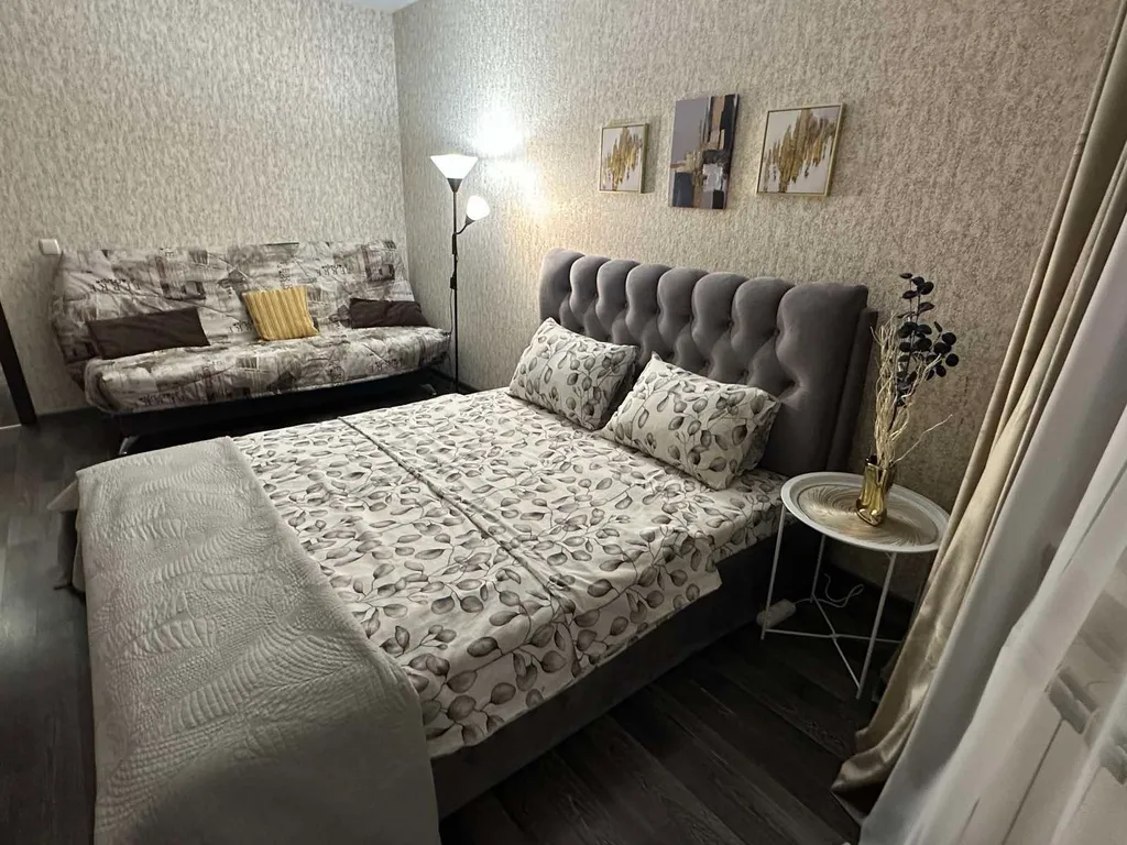 1 комнатная квартира прямо возле метро