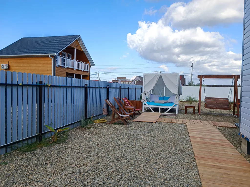 Дом с большим бассейном с видом на море