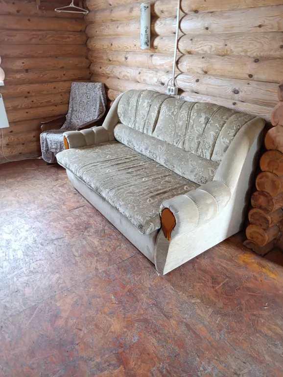 Домик на берегу озера