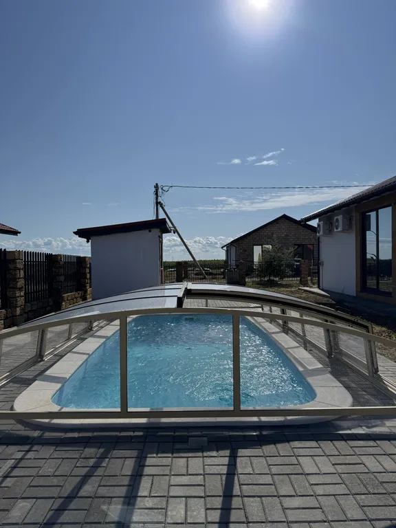 Дом с бассейном в Винной деревне Тамань