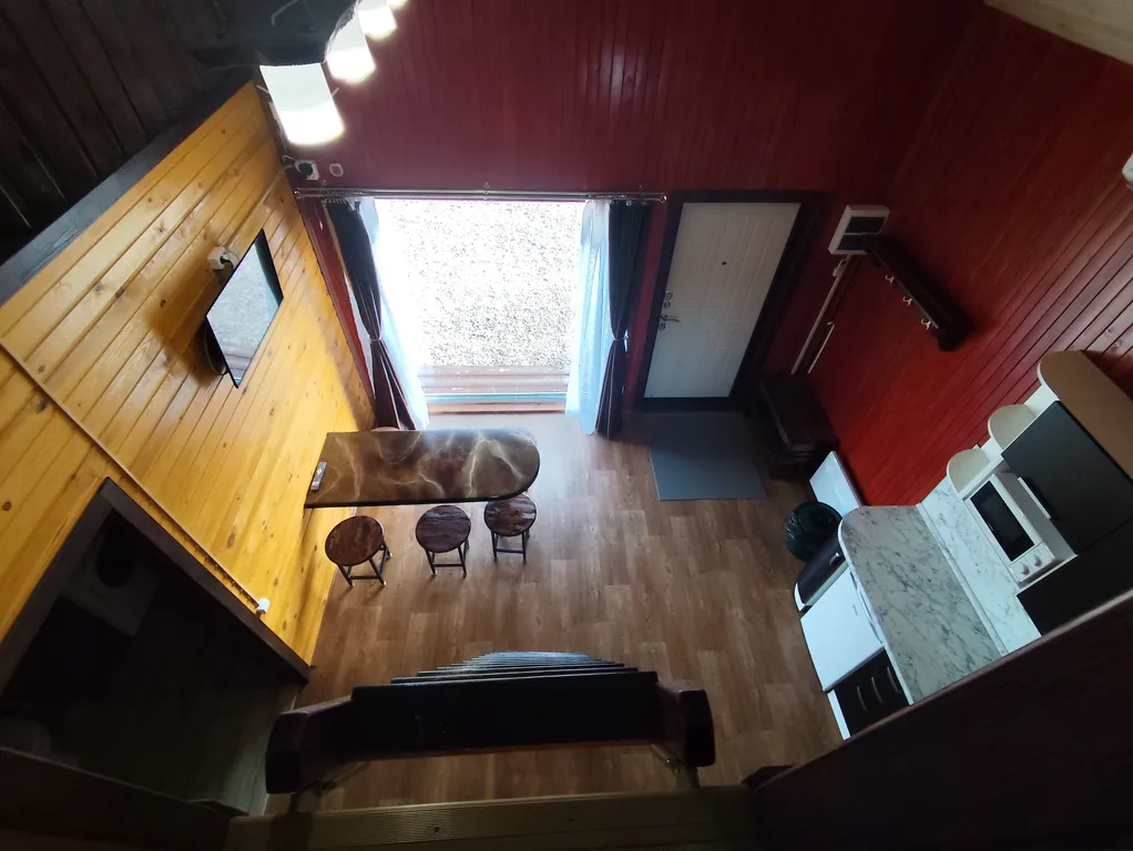 Дом на берегу озера