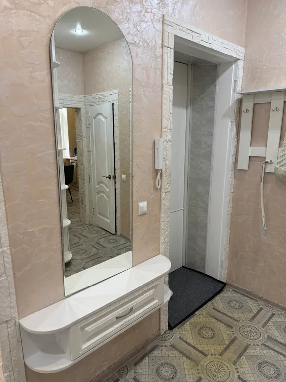 Яркая двушка в центре