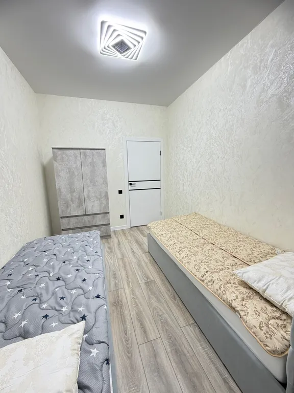 Светлая и чистая квартира с современным ремонтом.