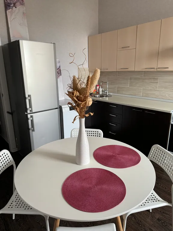 Уютная квартира с панорамными окнами в центре Иннополиса