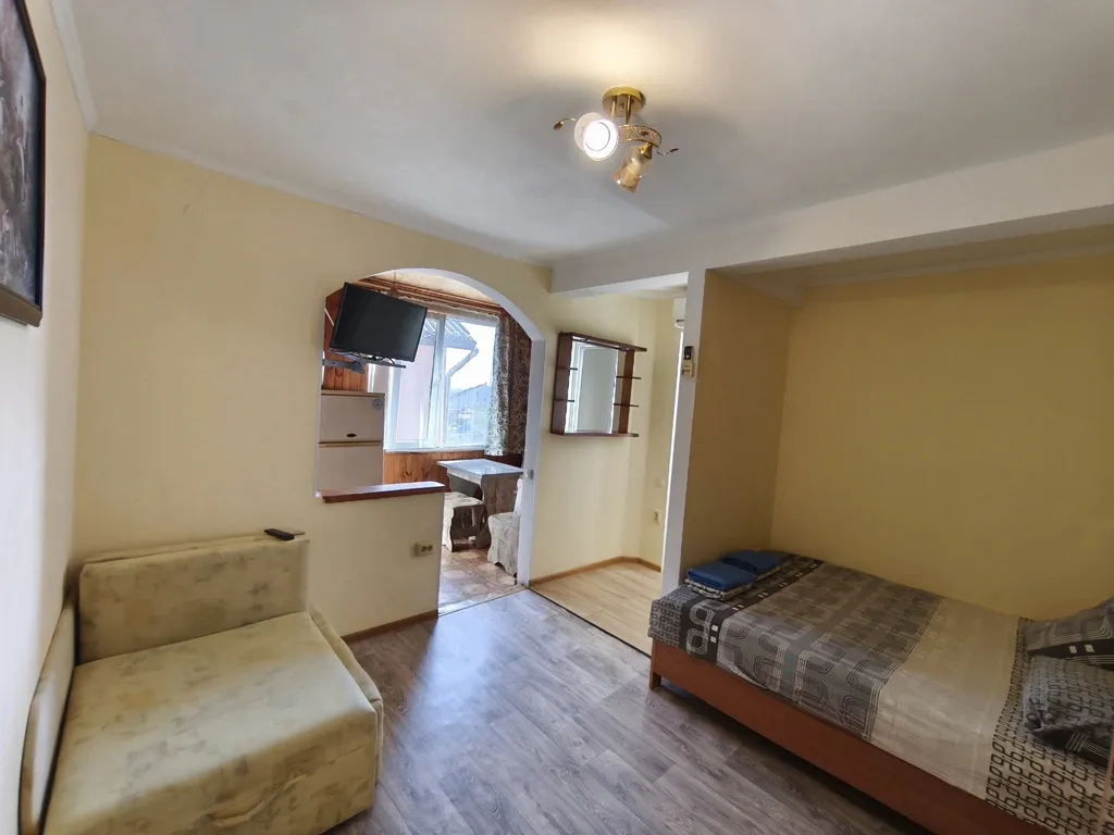 Номер-студия с выходом на террасу.