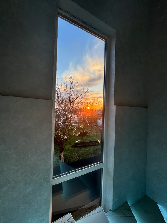 Коттедж Просторный тёплый дом с верандой и гриль столом — Елизаветинская