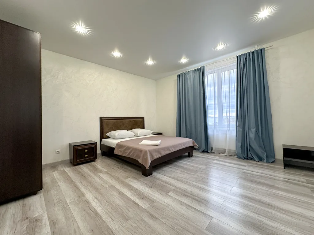 Просторная и стильная квартира у новой набережной