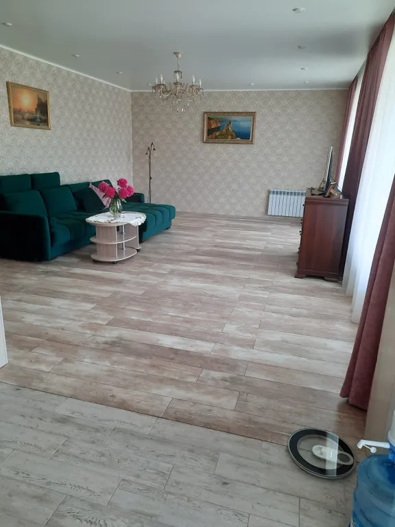 Дом с бассейном