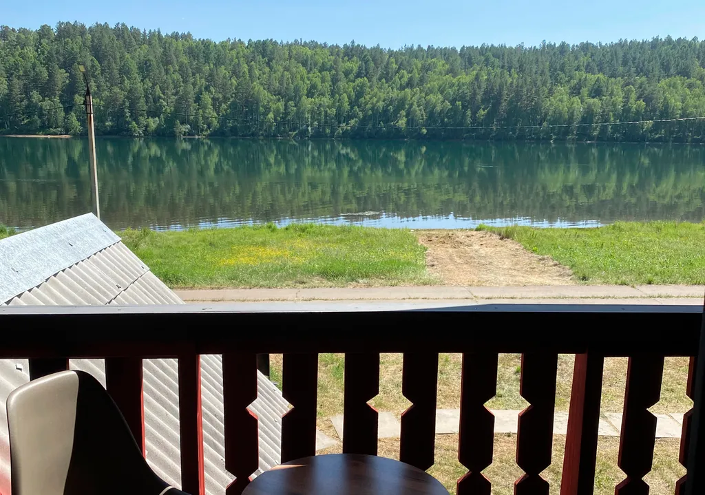 Двухэтажный домик с видом на залив