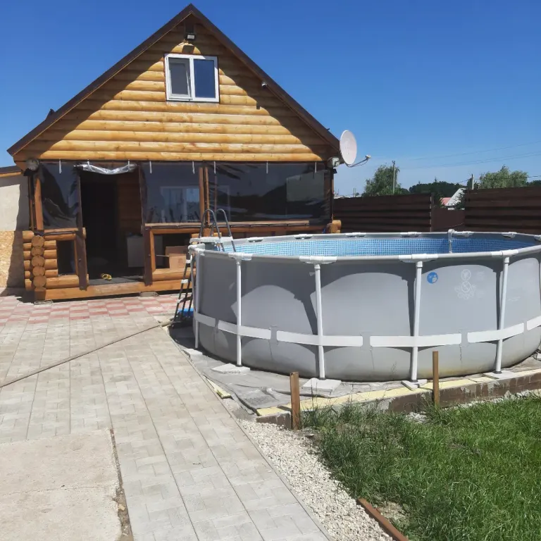 Уютный срубовой дом возле леса с тремя озёрами